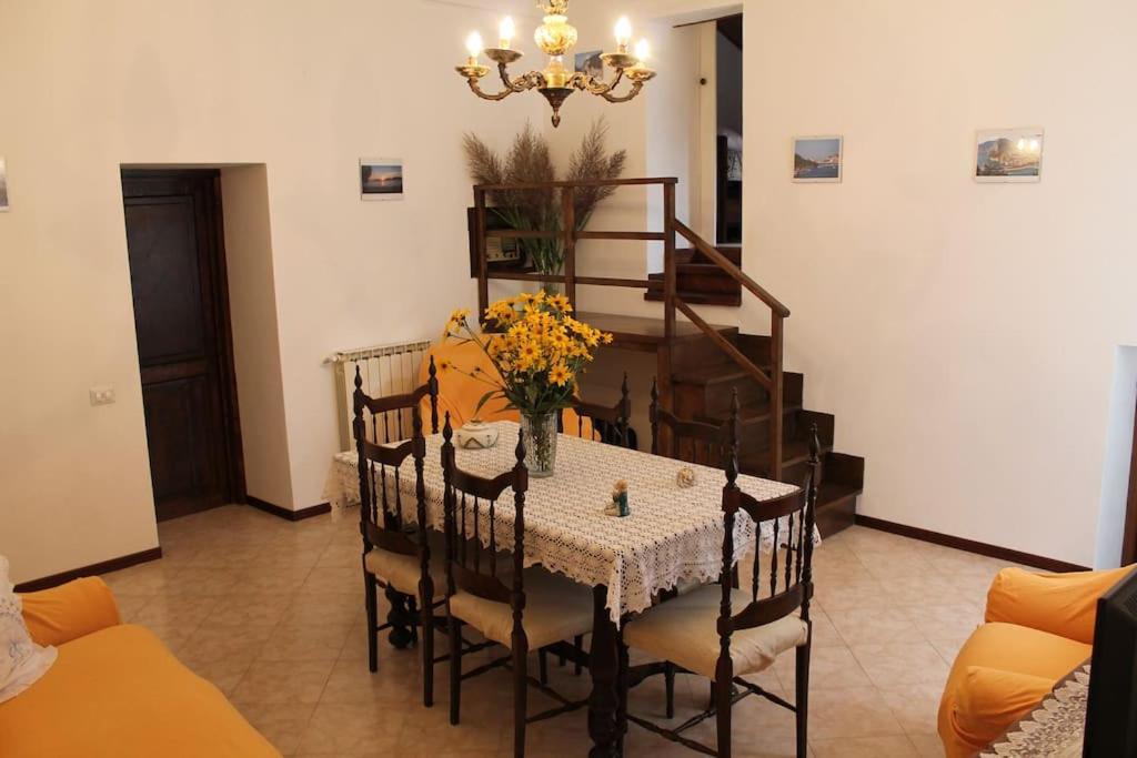 Casa Nel Borgo Antico Villa Quaratica Luaran gambar